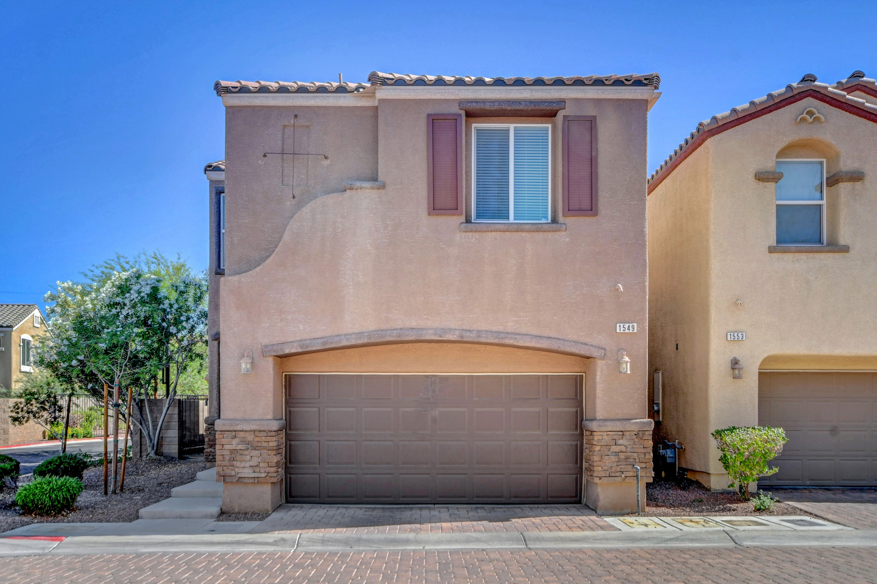 1549 Razella Ct
